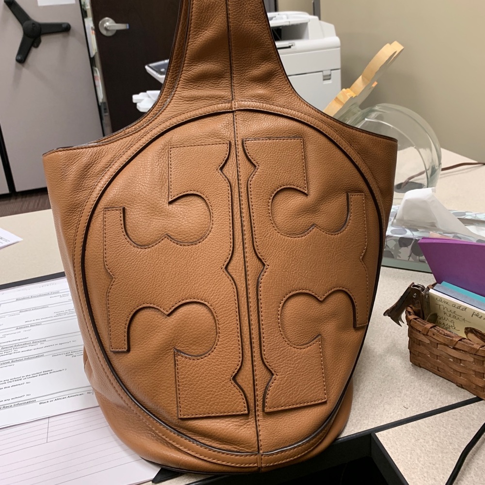 Tory Burch All-T leather Hobo Bag, bark color